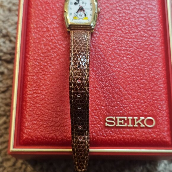 Vintage Seiko Mickey Mouse Watch 2K02-5009 Womens Gold Tone 60th Anniv with Box - Picture 7 of 11
